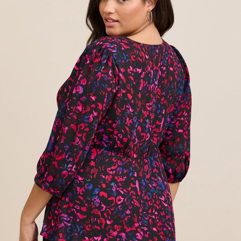 Torrid Georgette Tie-Front Blouse in Leopard Black Pink Red Size 2/Size 2X - Picture 14 of 15